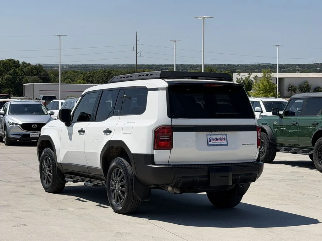 Used 2025 White Toyota 1958 image 4