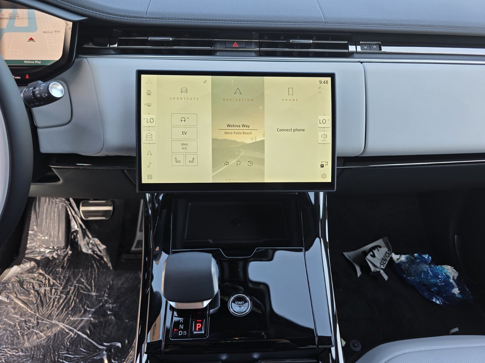 New 2026 Varesine Blue Land Rover P460e Dynamic SE PHEV image 17