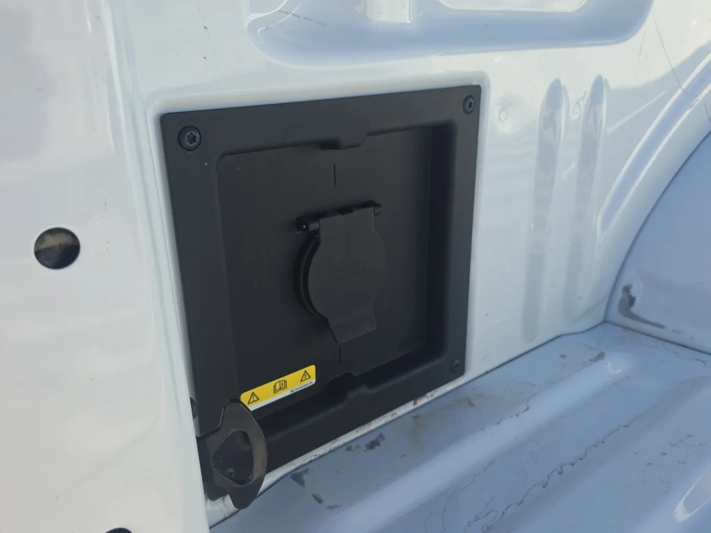 Used 2024 Oxford White Ford XLT image 13