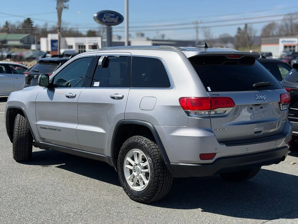 Used 2018 Silver Jeep Laredo E image 3