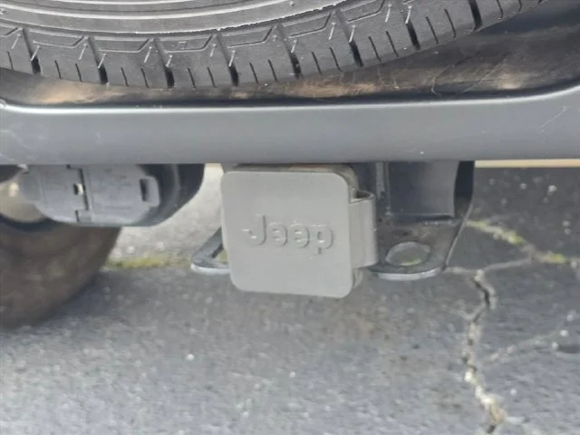 Used 2022 White Jeep Unlimited Sahara image 30