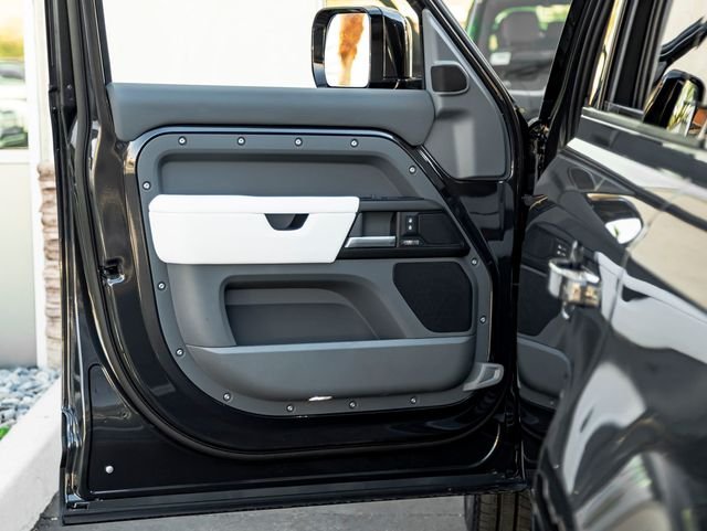 New 2026 Carpathian Grey Land Rover X image 13