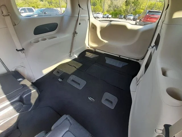 2023 Chrysler Pacifica Touring L - Photo 53