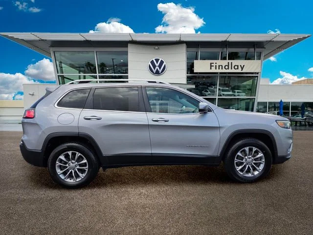 Used 2019 Silver Jeep Latitude Plus image 7