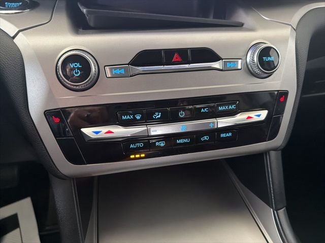 Used 2022 White Ford XLT image 19