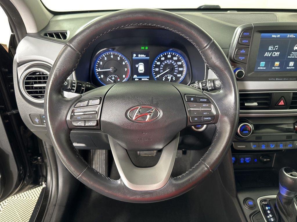 Used 2020 Ultra Black Hyundai Limited image 6