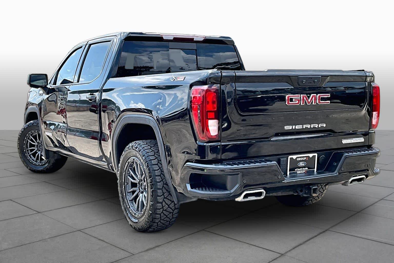 Used 2022 Onyx Black GMC Elevation image 12