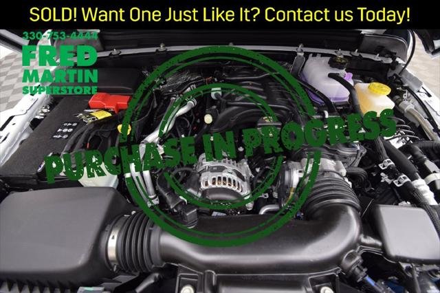 New 2026 Bright White Clear-Coat Exterior Paint Jeep Rubicon X image 8