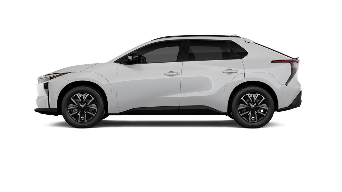 New 2026 Wind Chill Pearl <sup>1</sup> Toyota  XLE image 41