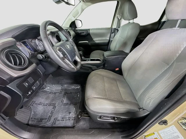 Certified Used 2020  Toyota SR5 image 19