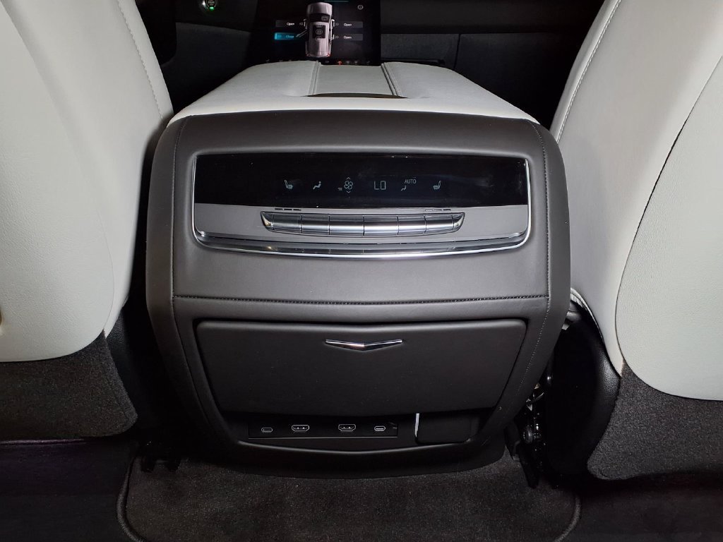 2026 Cadillac Escalade ESV Platinum Sport - Photo 13