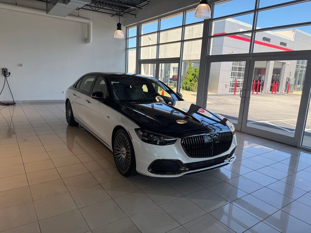 New 2025 MANUFAKTUR Moonlight White Metallic Mercedes-Benz Maybach S 680 image 22