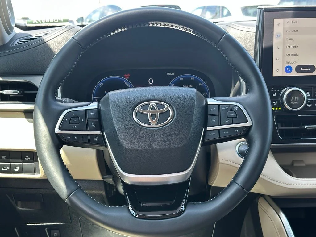 Used 2023  Toyota Limited image 19