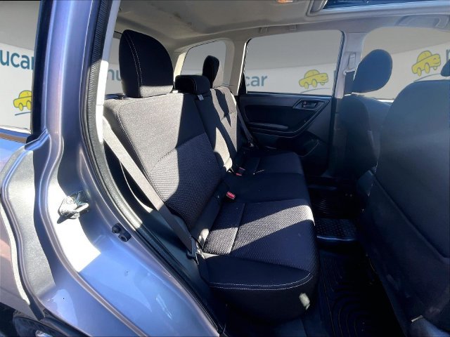Used 2016 Silver Subaru 2.5i Premium image 23