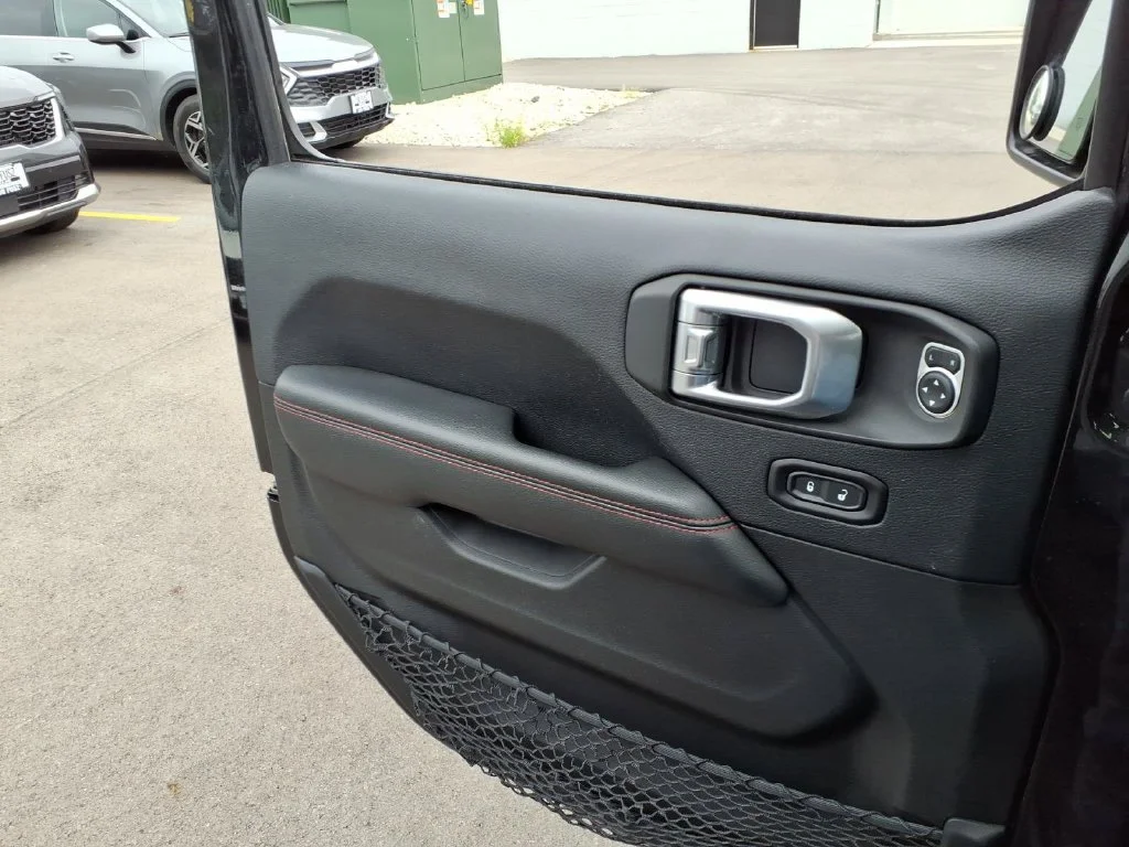 Used 2019 Black Jeep Rubicon image 25