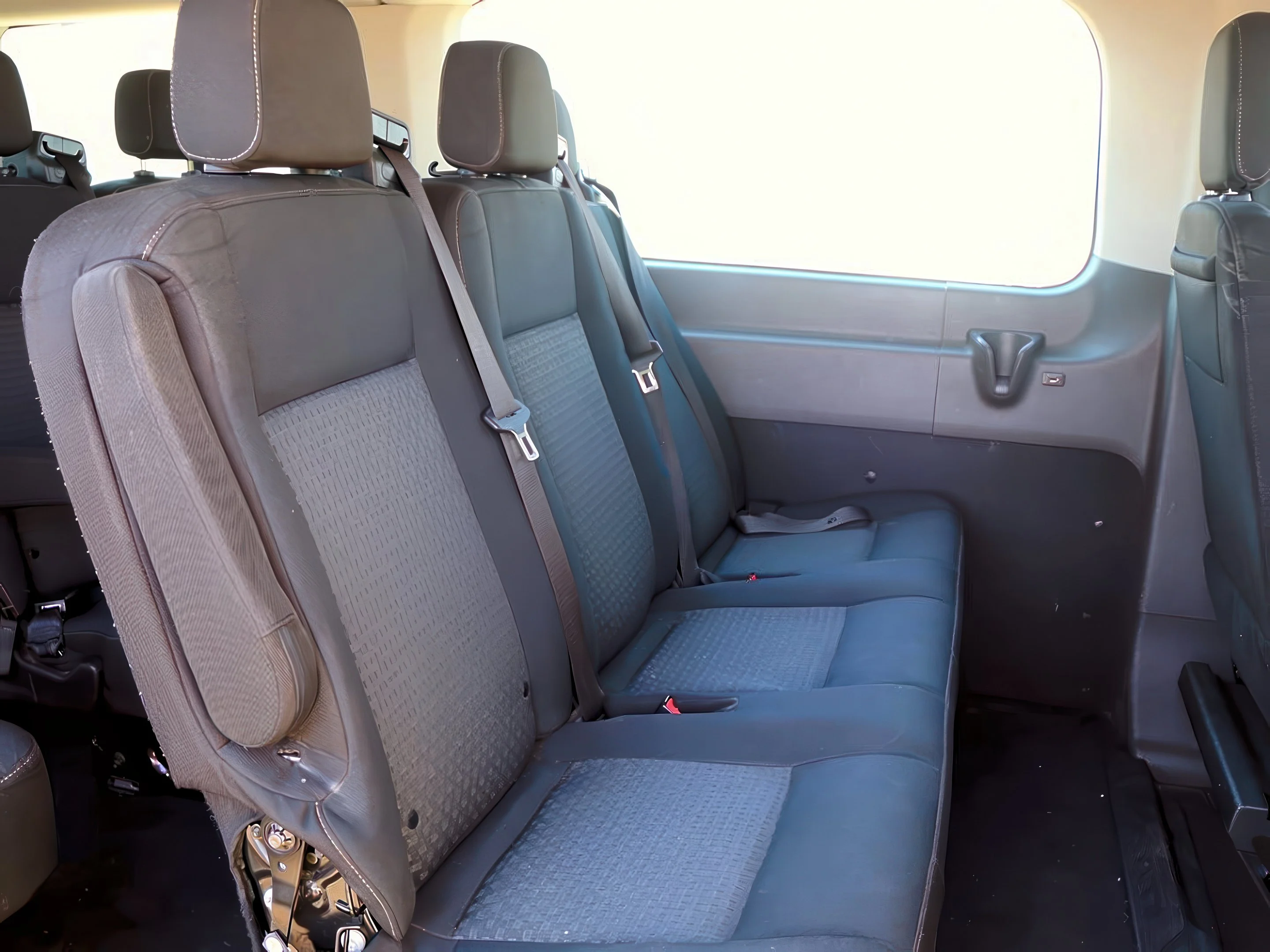 2021 Ford Transit Passenger Van XLT - Photo 21