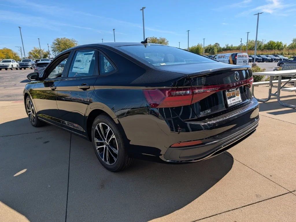 New 2027 Black Volkswagen 1.5T Sport image 5