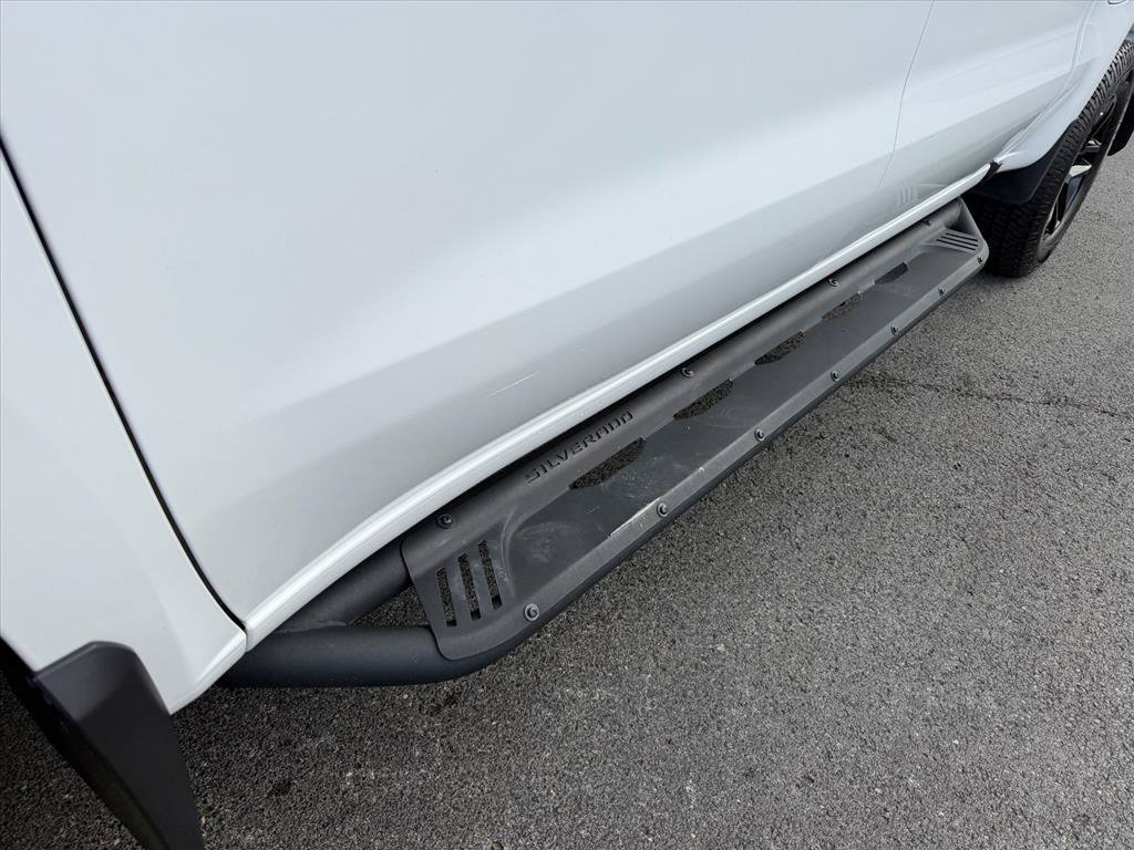Used 2021 White Chevrolet Custom Trail Boss image 19
