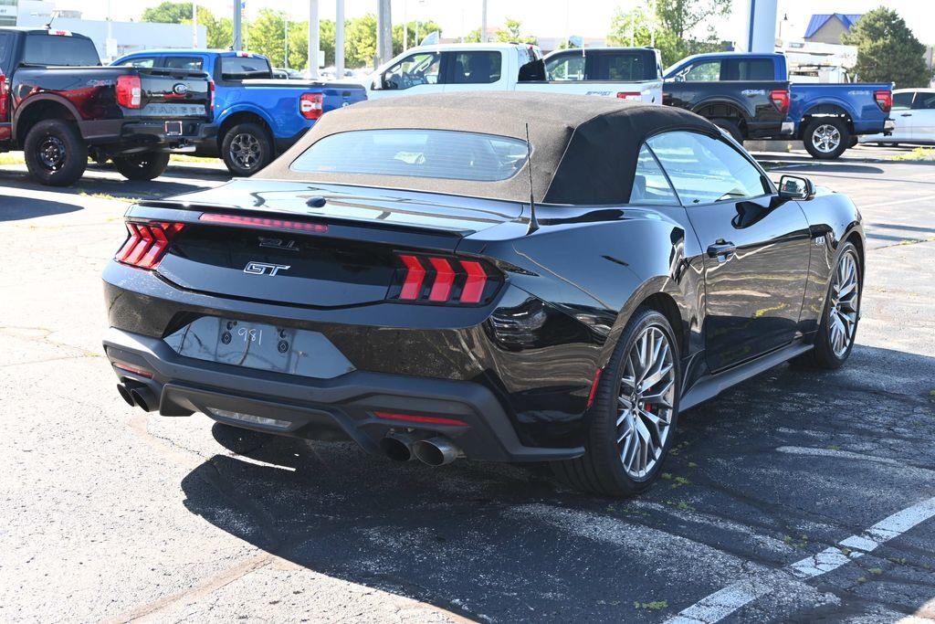 Used 2025 Shadow Black Ford GT Premium image 9