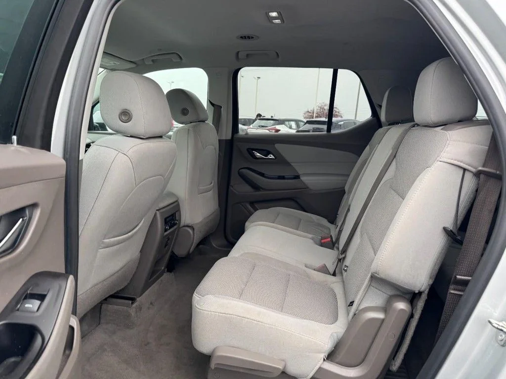 Used 2019 Silver Chevrolet LT image 10