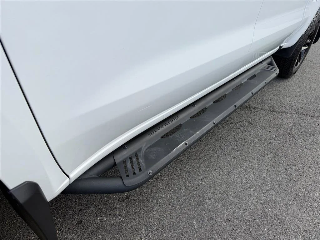 Used 2021 White Chevrolet Custom Trail Boss image 19