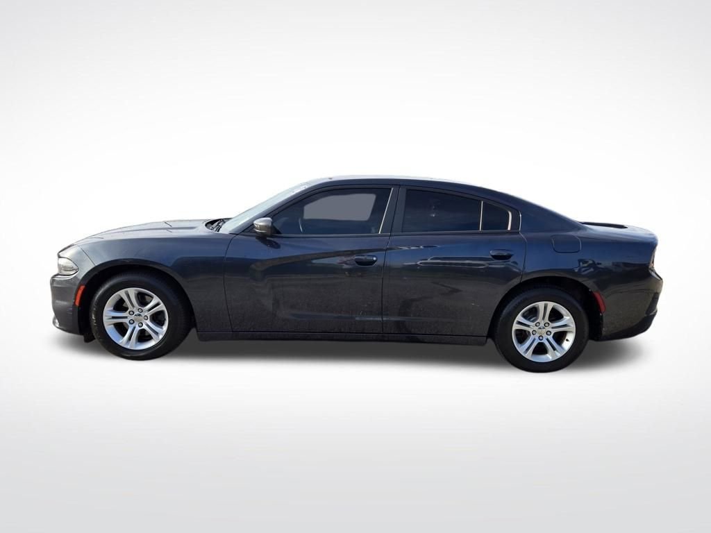Used 2016 Gray Dodge SE image 7