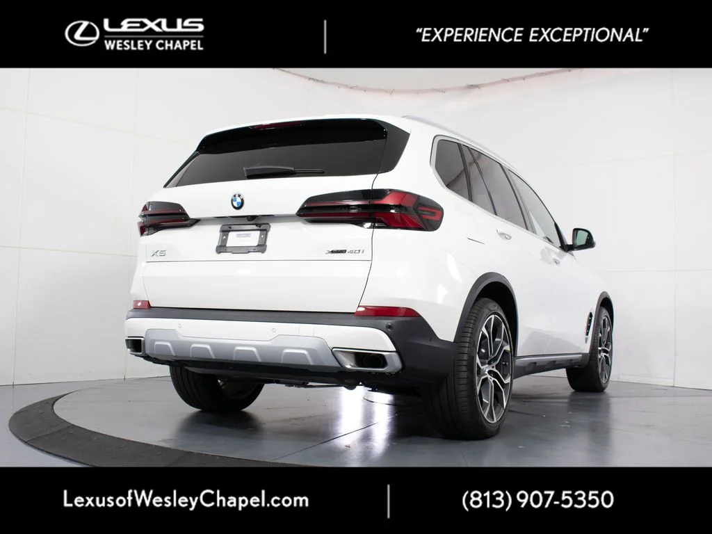 Used 2026 White BMW xDrive40i image 6