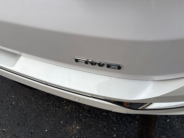 Used 2020 White GMC Denali image 16