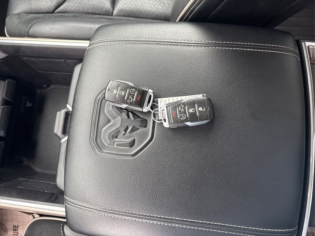 Used 2019 Patriot Blue Pearlcoat Ram Laramie image 12