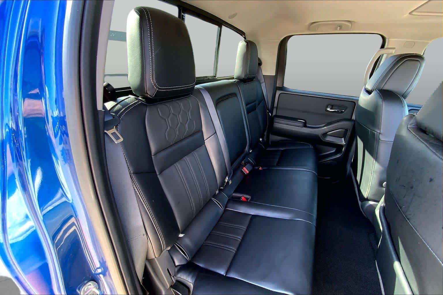 Used 2024 BLUE Nissan SL image 18