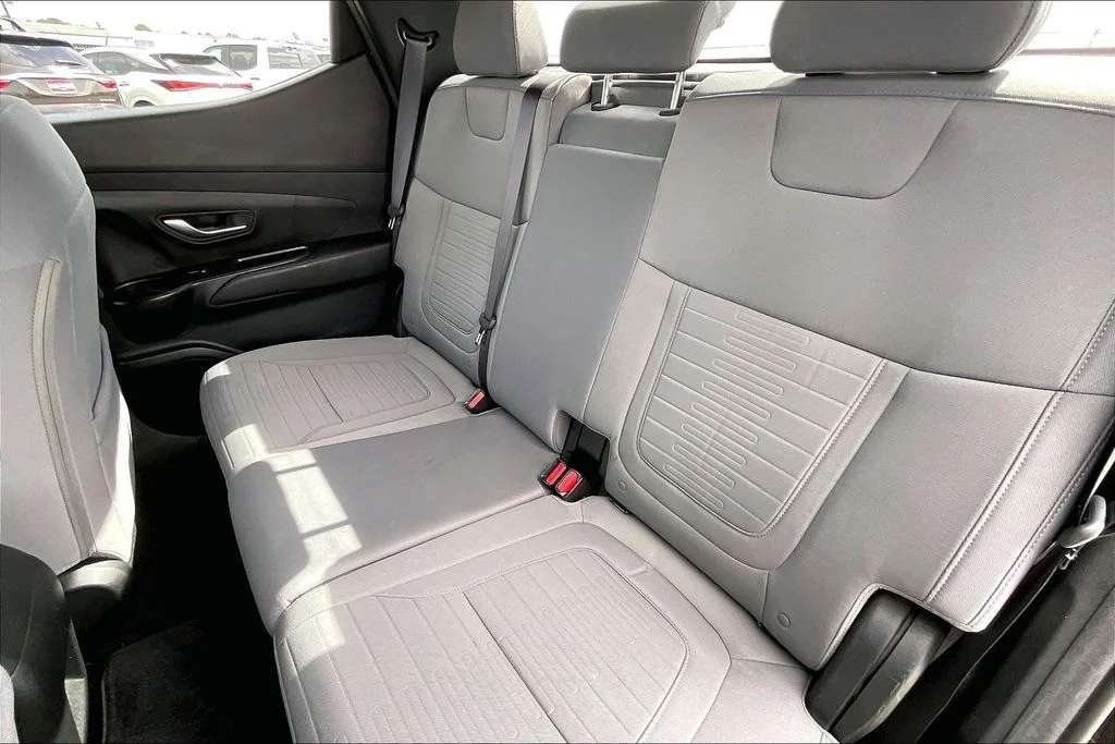 Used 2022 Black Hyundai SEL image 19
