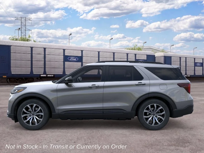 New 2026 Carbonized Gray Metallic Ford ST-Line image 3