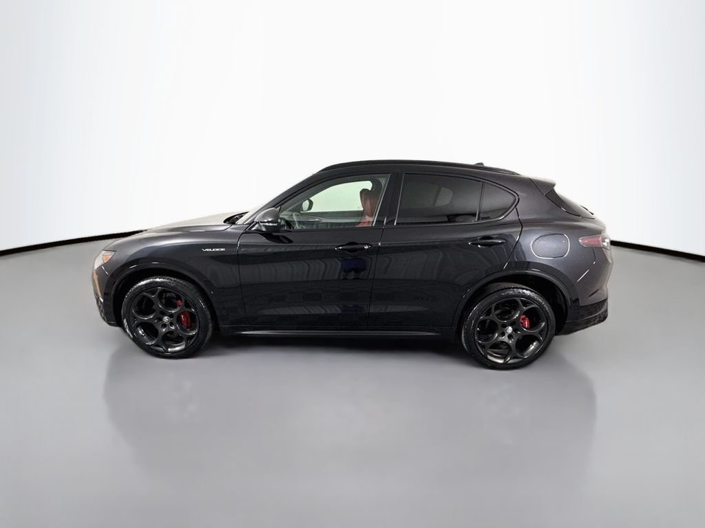 Used 2025 Black Alfa Romeo Veloce image 4