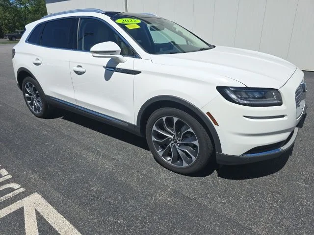 Used 2022 White Lincoln Reserve image 1