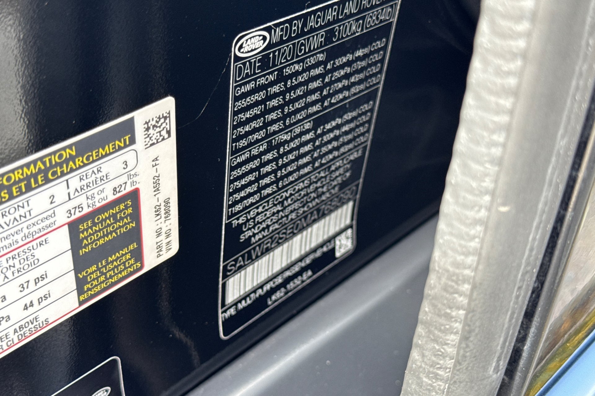 Used 2021 Santorini Black Metallic Land Rover HSE Dynamic image 30