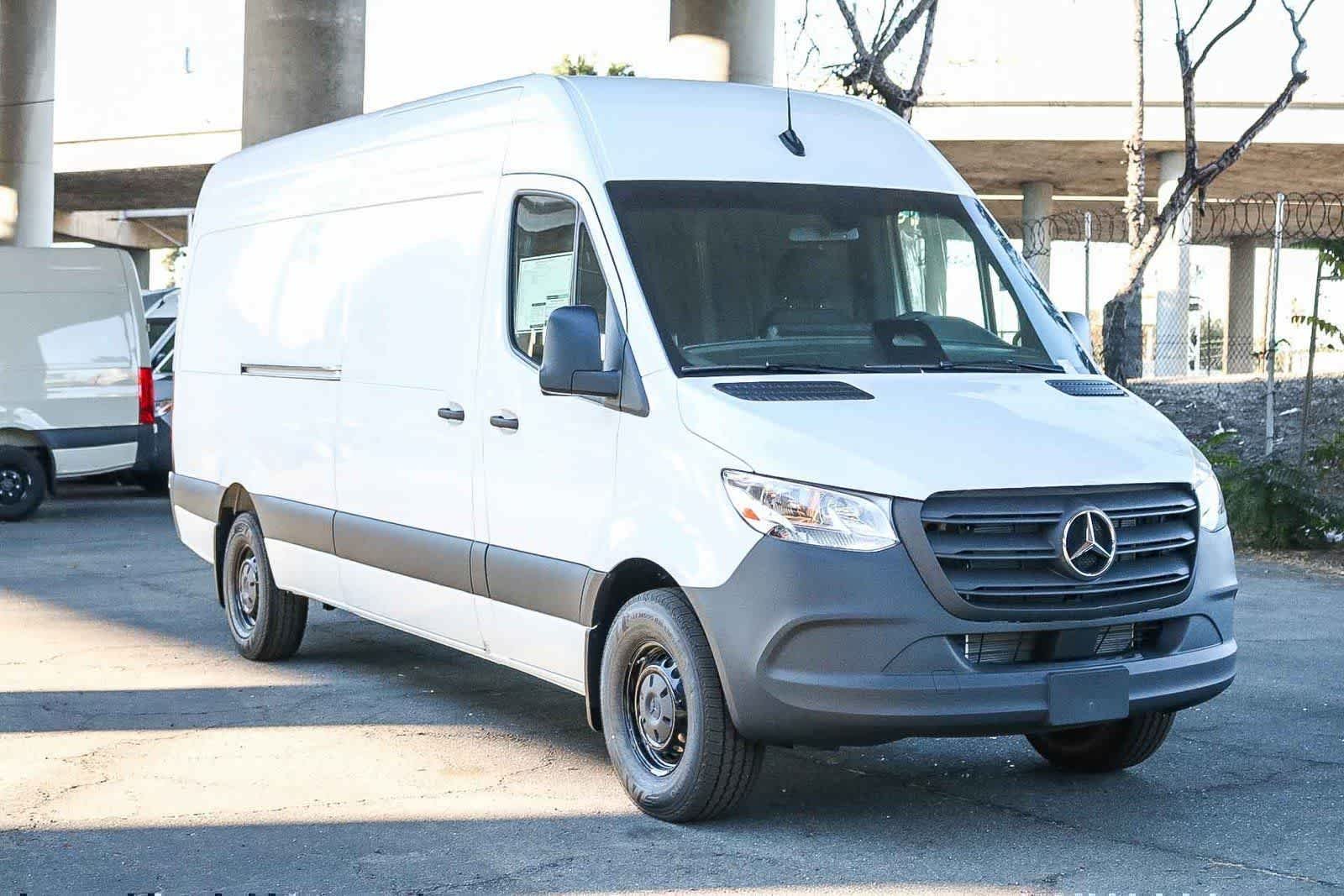 New 2026 Arctic White Mercedes-Benz Cargo 170WB High Roof RWD 2.0L I4 Diesel Turbo SO image 3