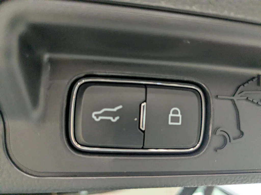 New 2026 CARBONIZED GRAY METALLIC Ford Platinum image 15