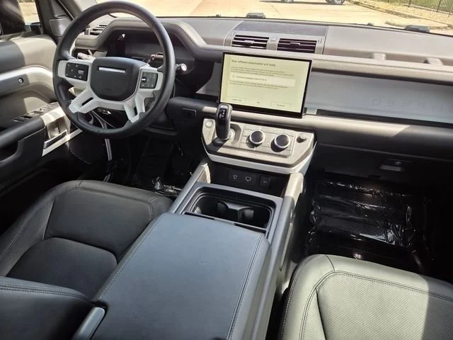 2024 Land Rover Defender SE - Photo 30
