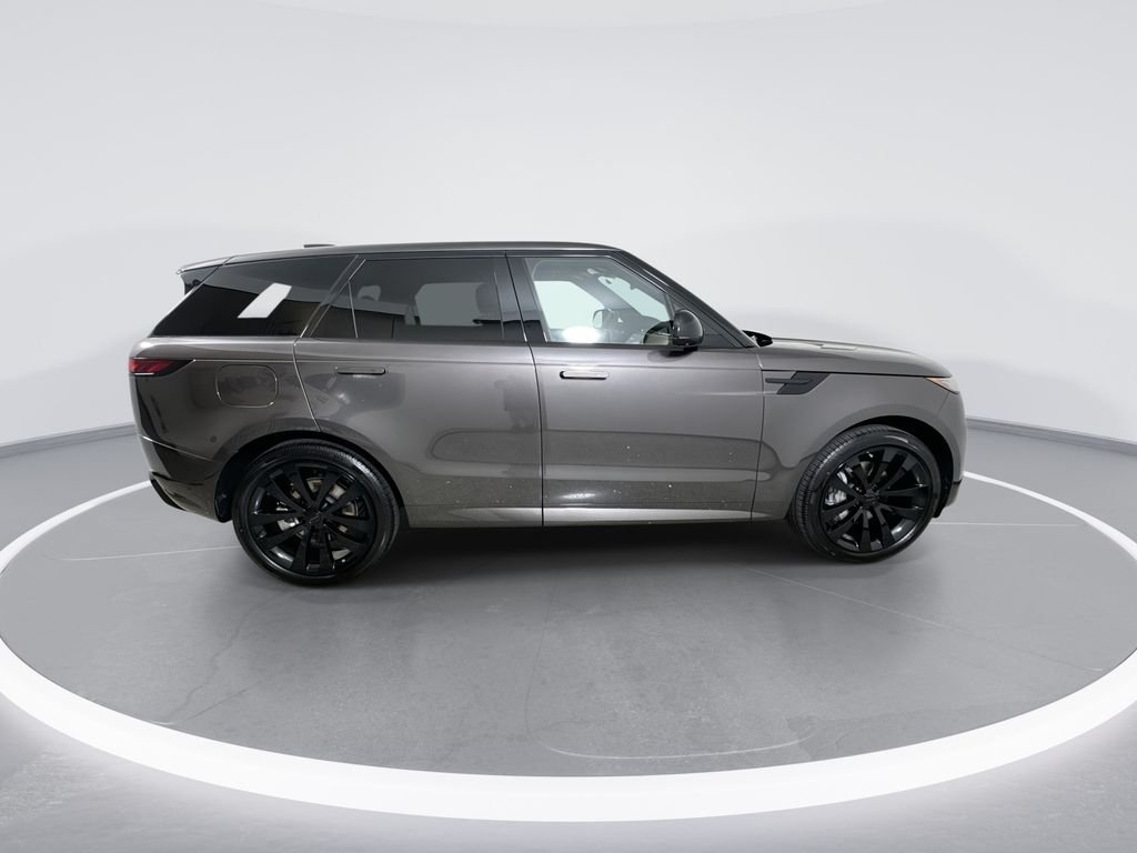 New 2026 Charente Grey Land Rover Dynamic SE image 9