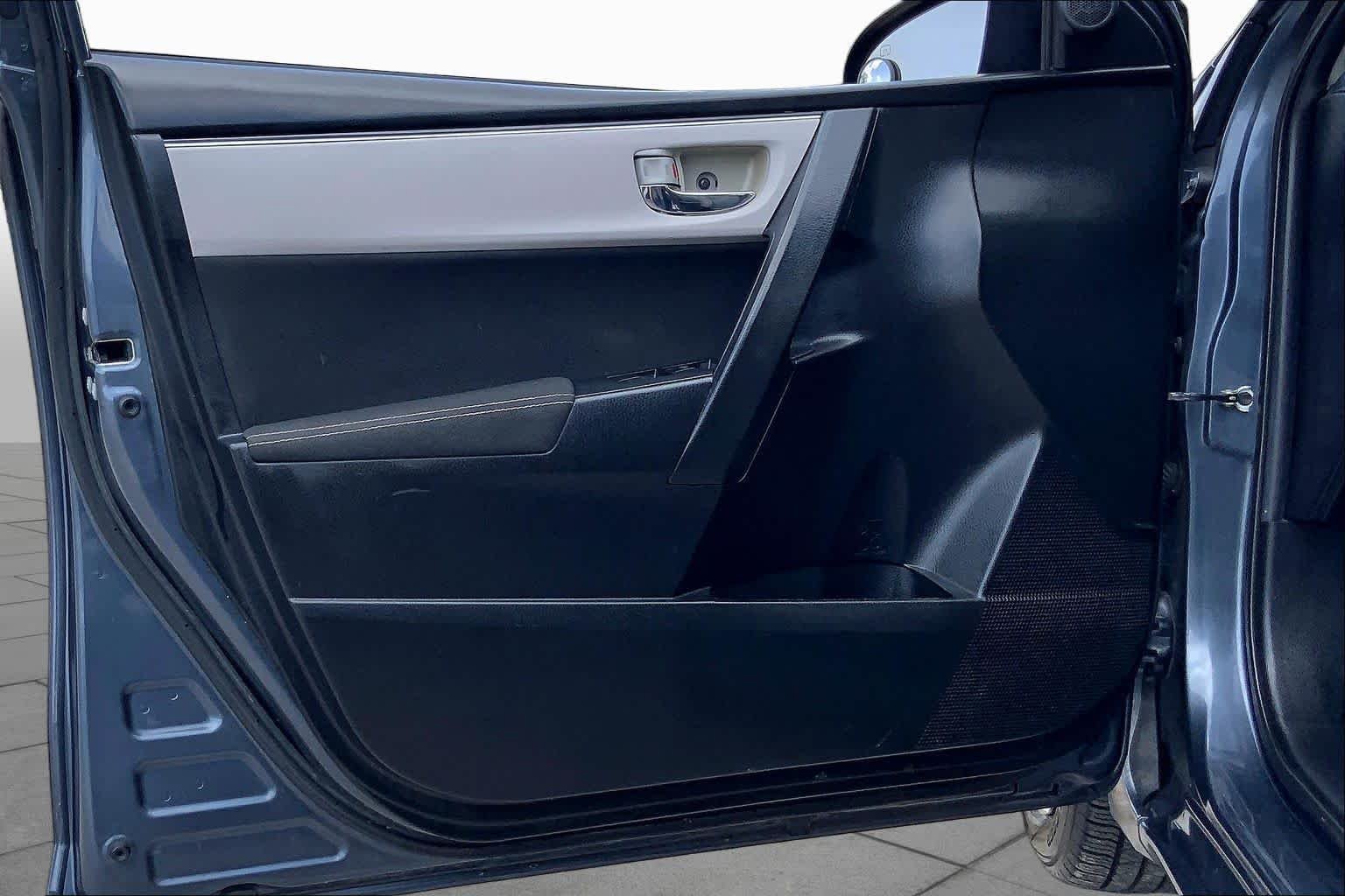 Used 2018 Slate Metallic Toyota LE image 21