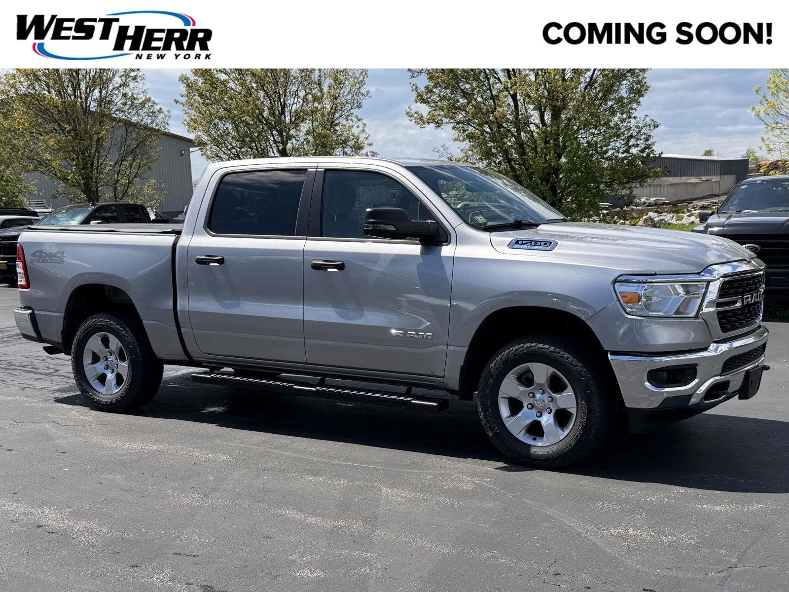 2023 RAM 1500 Big Horn/Lone Star 4x4 Crew Cab 5'7's photo