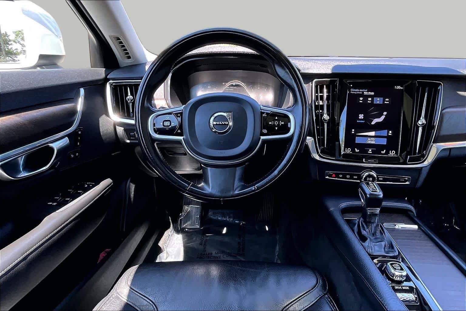 Used 2020 Crystal White Pearl Metallic Volvo  image 6