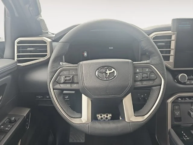 New 2026 Wind Chill Pearl Toyota Platinum image 10