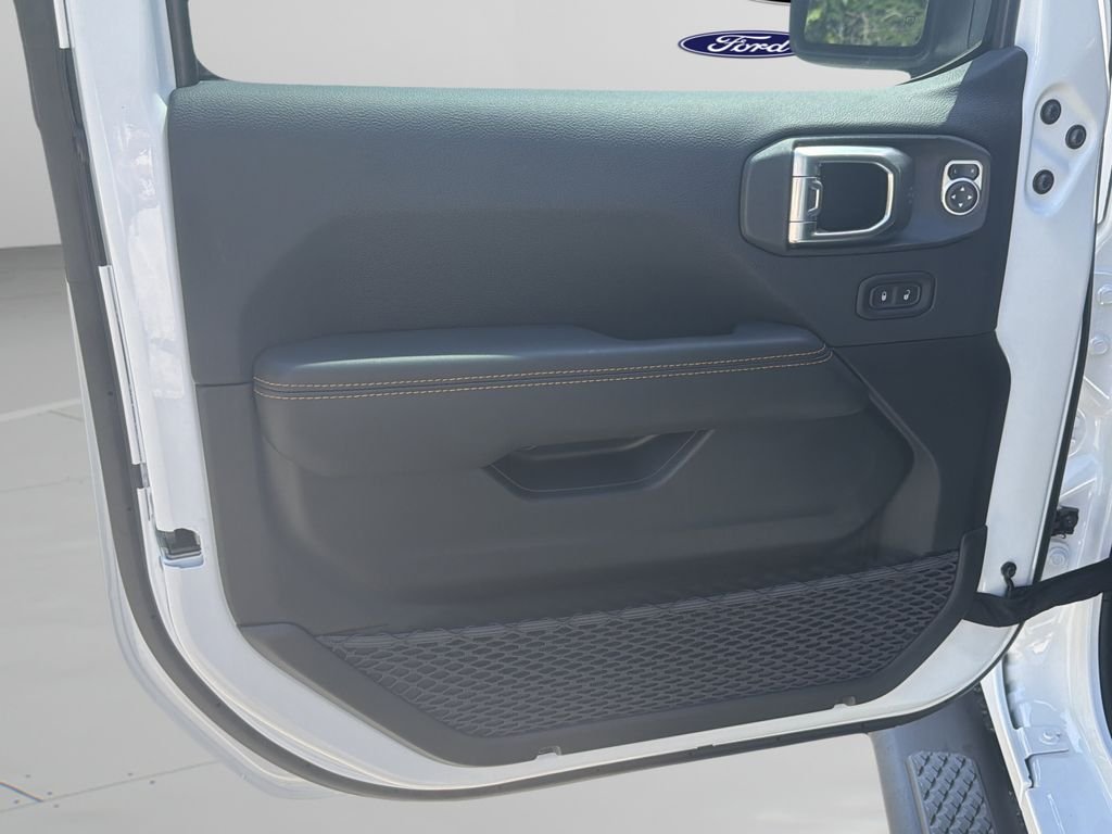 New 2026 White Jeep Sahara image 16