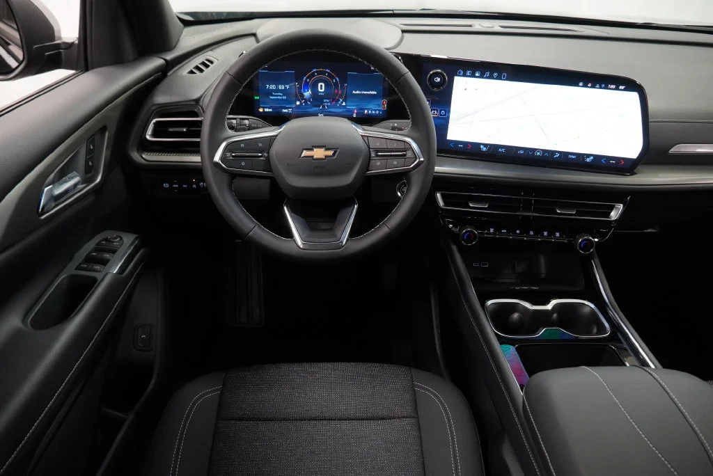 New 2027 Mosaic Black Metallic Chevrolet LT image 13
