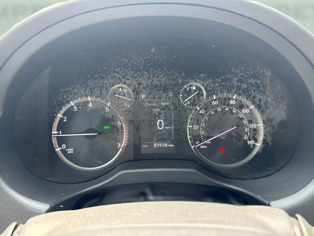 Used 2021 White Lexus 460 image 18
