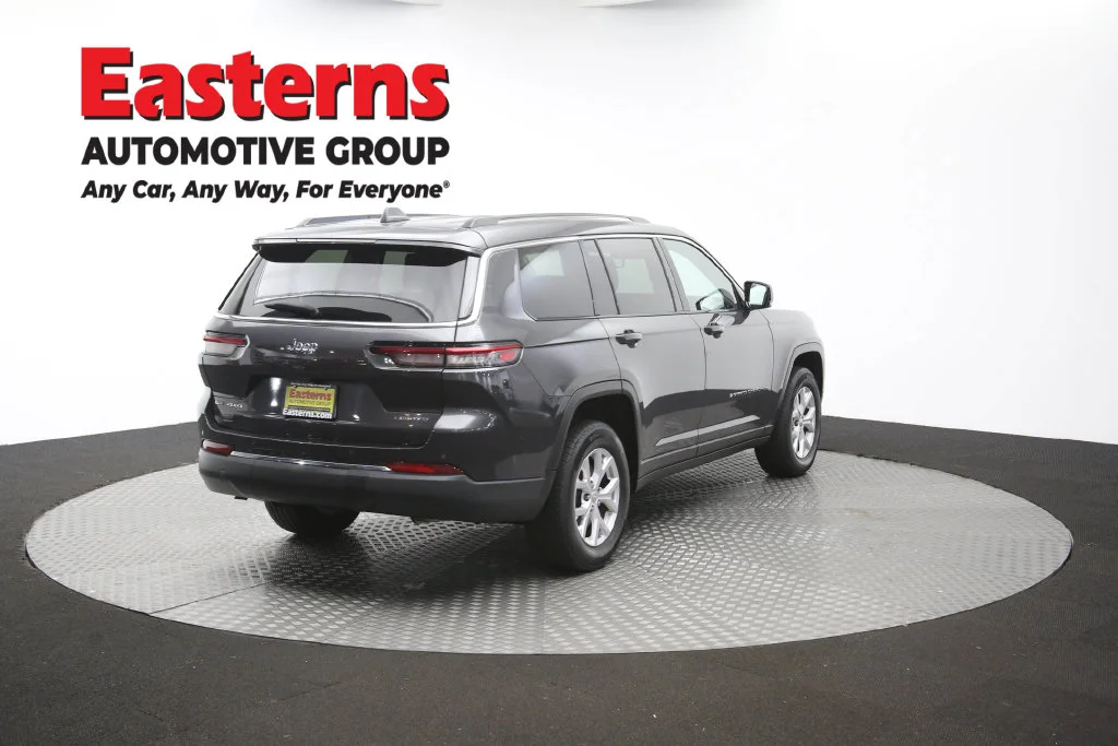 Used 2022 Gray Jeep Limited image 44