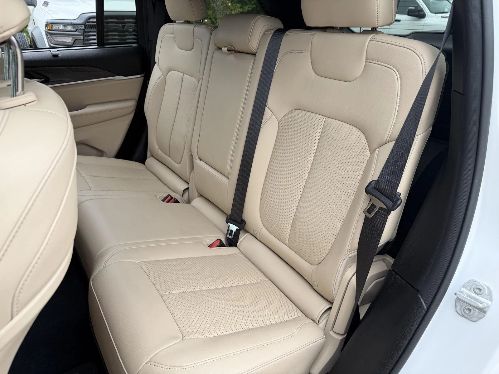 Used 2023 Bright White Clearcoat Jeep Limited image 18