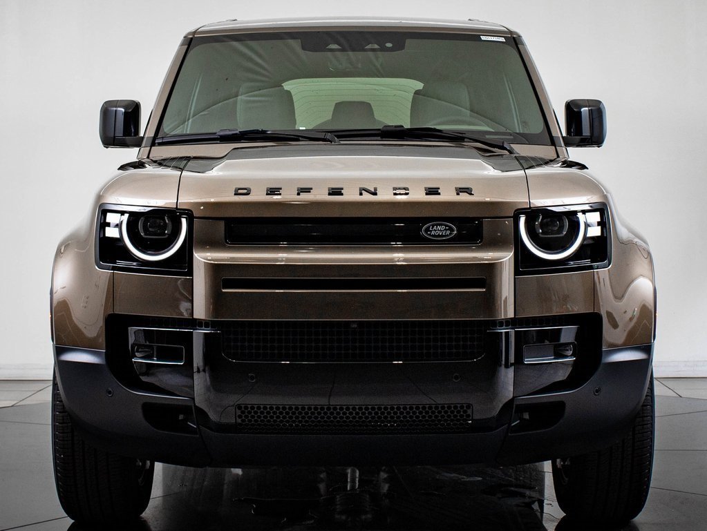 2026 Land Rover Defender 110 S photo 2