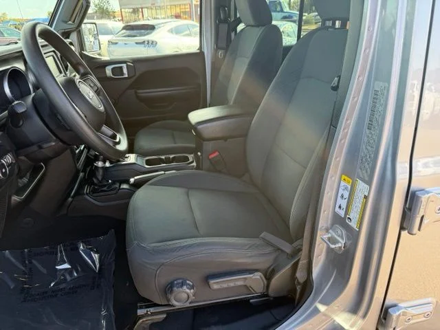 Certified Used 2018 Silver Jeep Unlimited Sport image 25